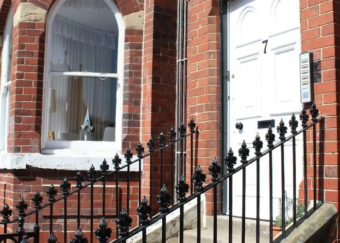 No3 By The Sea * ウィットビー